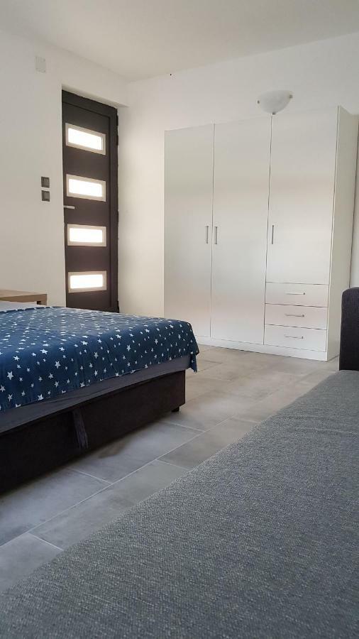 Apartments Star With Pool 比奥格勒·纳·莫鲁 外观 照片