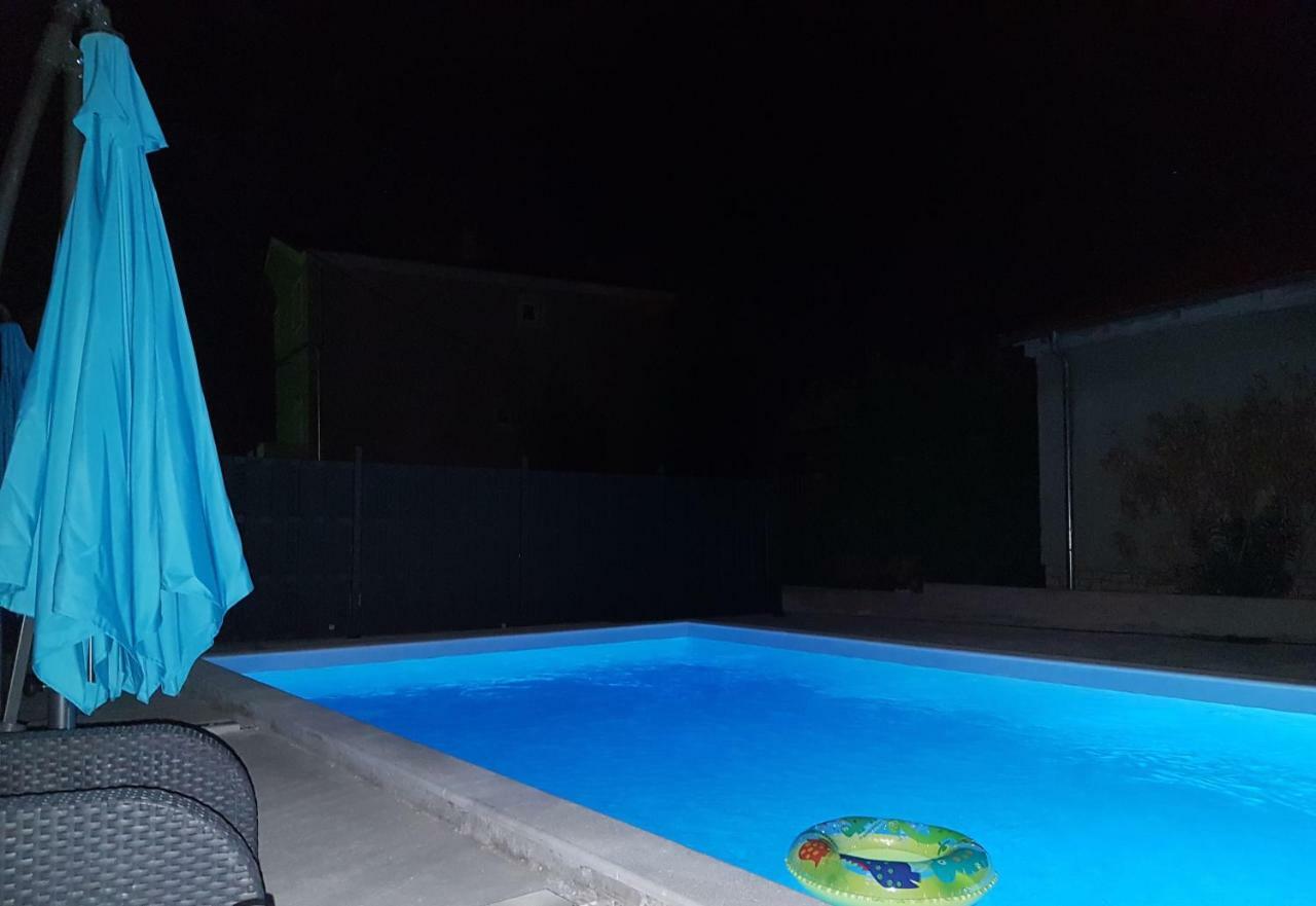 Apartments Star With Pool 比奥格勒·纳·莫鲁 外观 照片