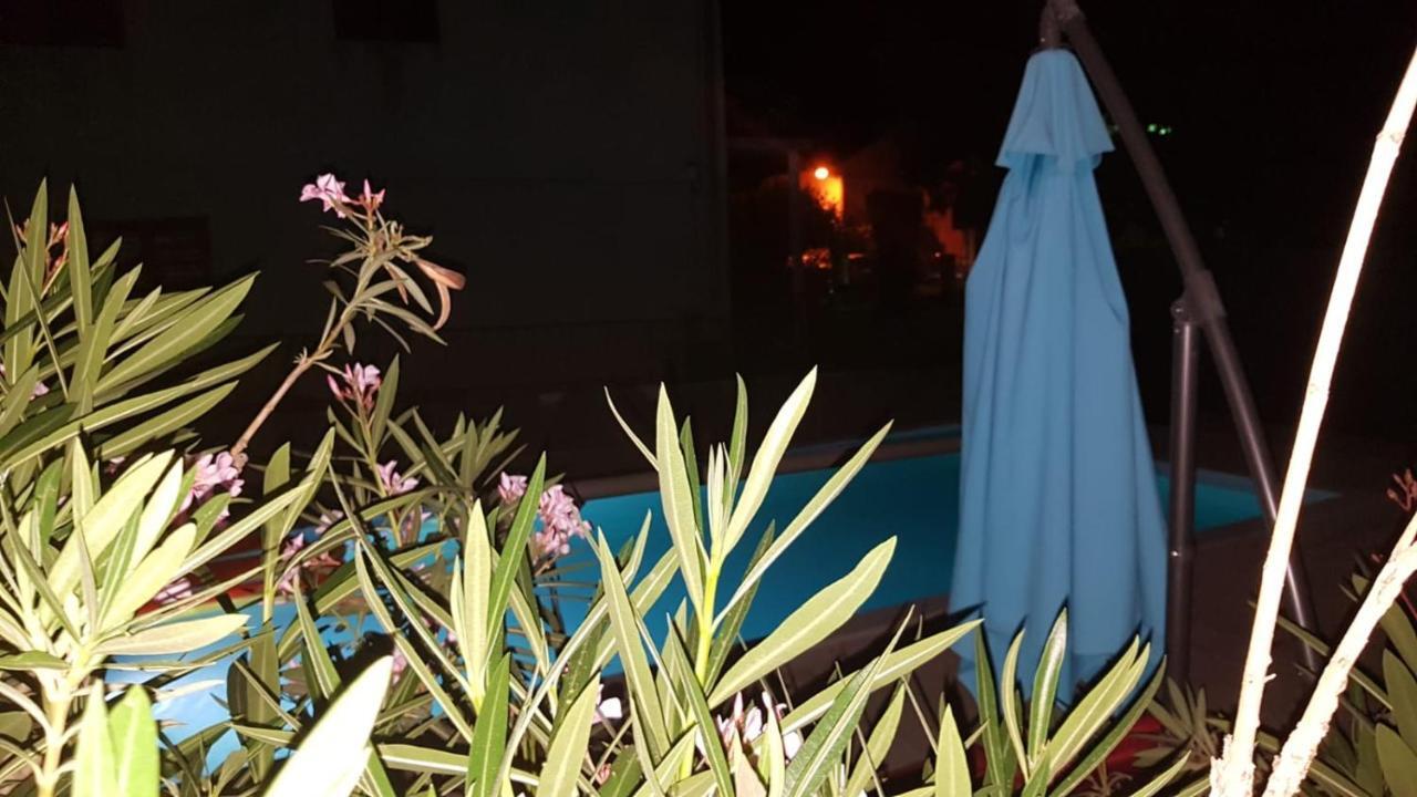 Apartments Star With Pool 比奥格勒·纳·莫鲁 外观 照片